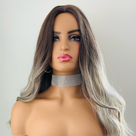 Easy to Wear Effortless Style 20” Ombre Ash Synthetic Wig - Picture 11 of 15